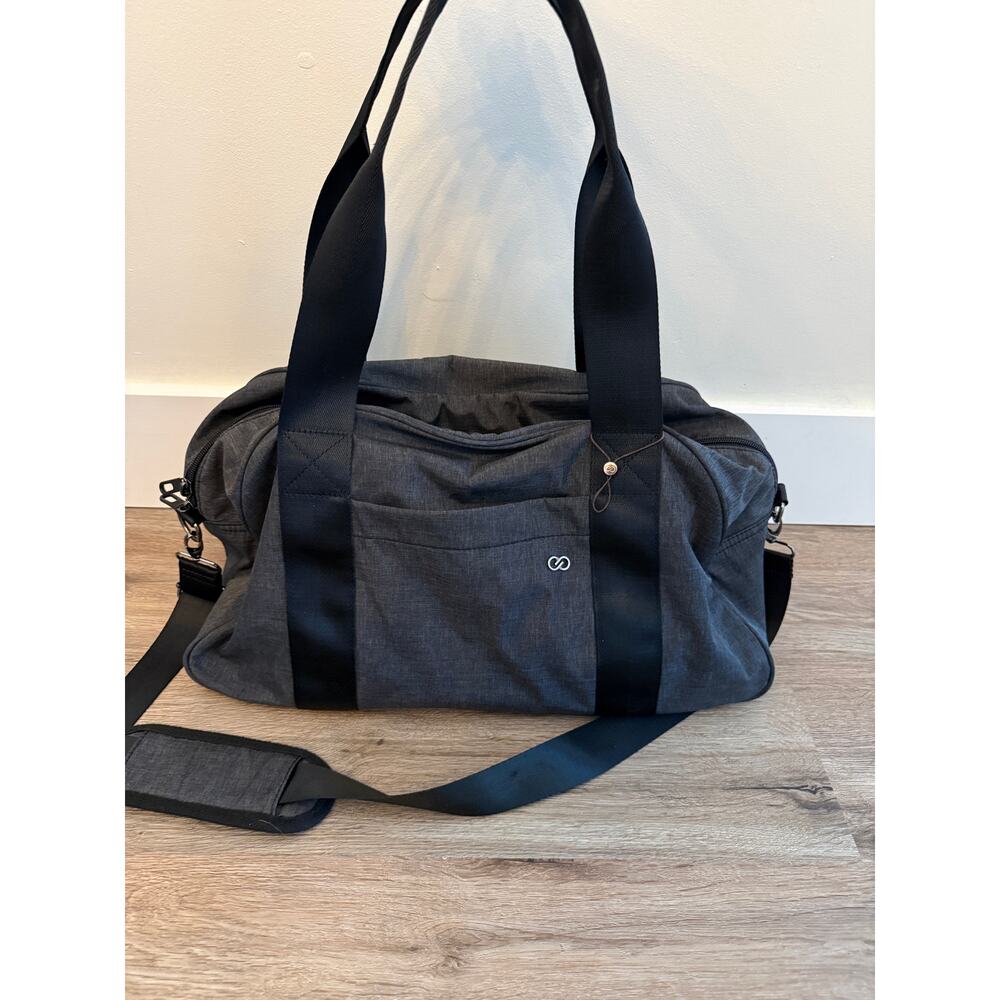 Calia by Carrie Underwood Gray and. Black Duffel Bag w/ Shoe Bags